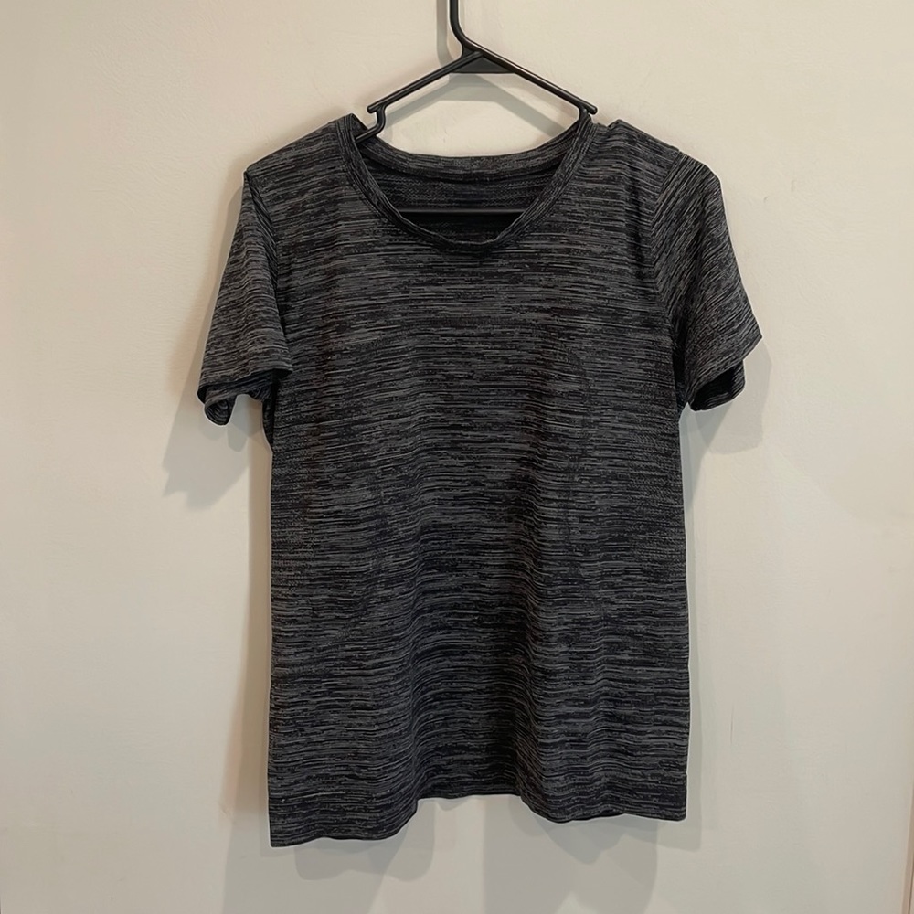 Lululemon black and grey swiftly tee shirt size 10